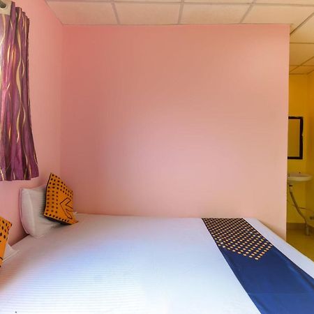 Spot On 65135 Hotel Suvarna Samrat Lodge Khamshet Exterior foto